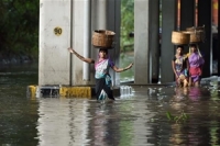 ฝนตกหนัก ทำน้ำท่วมฉับพลันในอินเดีย สังเวยอย่างน้อย 15 ศพที่มัธยประเทศ