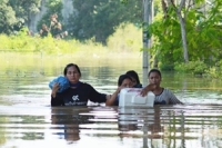 &#039;เพชรบุรี&#039;อ่วมเป็นประวัติศาสตร์ ลุ้นน้ำทะเลหนุนหรือไม่
