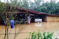 ฝนถล่มประจวบฯน้ำท่วมอ่วม 