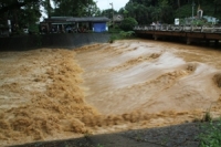 น้ำป่าทะลักลับแล-200 หลังคาเรือนจม ชาวบ้านไม่ทันเก็บของ