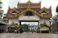 อพยพนับหมื่นหนีน้ำท่วมพม่า