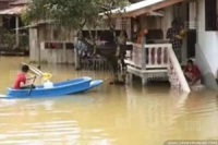 น้ำท่วมนราฯ ลดลง ชาวบ้านขาดแคลนอาหาร