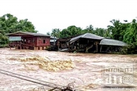 สุโขทัย-น้ำท่วมยังวิกฤต กระแสน้ำพัดบ้านพัง