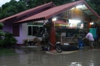 ศรีสะเกษเปิดศูนย์อพยพชั่วคราวหลังน้ำท่วมสูงต่อเนื่อง
