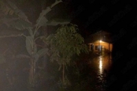 ฝนหลงฤดู/ถล่มเมืองคอน &quot;ท่วมบ้านราษฎร&quot; กลางดึก 