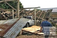 ลำปาง พายุฤดูร้อนถล่ม อ.แม่ทะ บ้านพัง 60 หลัง