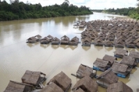 ฝนถล่ม น้ำล้นตลิ่ง นักท่องเที่ยวหวั่นอันตราย