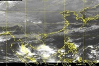 หย่อมความกดอากาศต่ำทางตอนใต้ ทำให้ภาคใต้มีฝนหนาแน่น